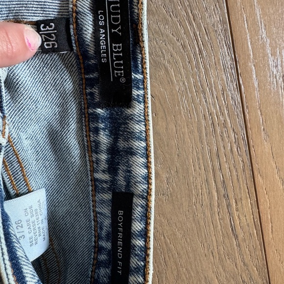 Judy Blue Light Wash Distressed Skinny Jeans - Picture 3 of 3